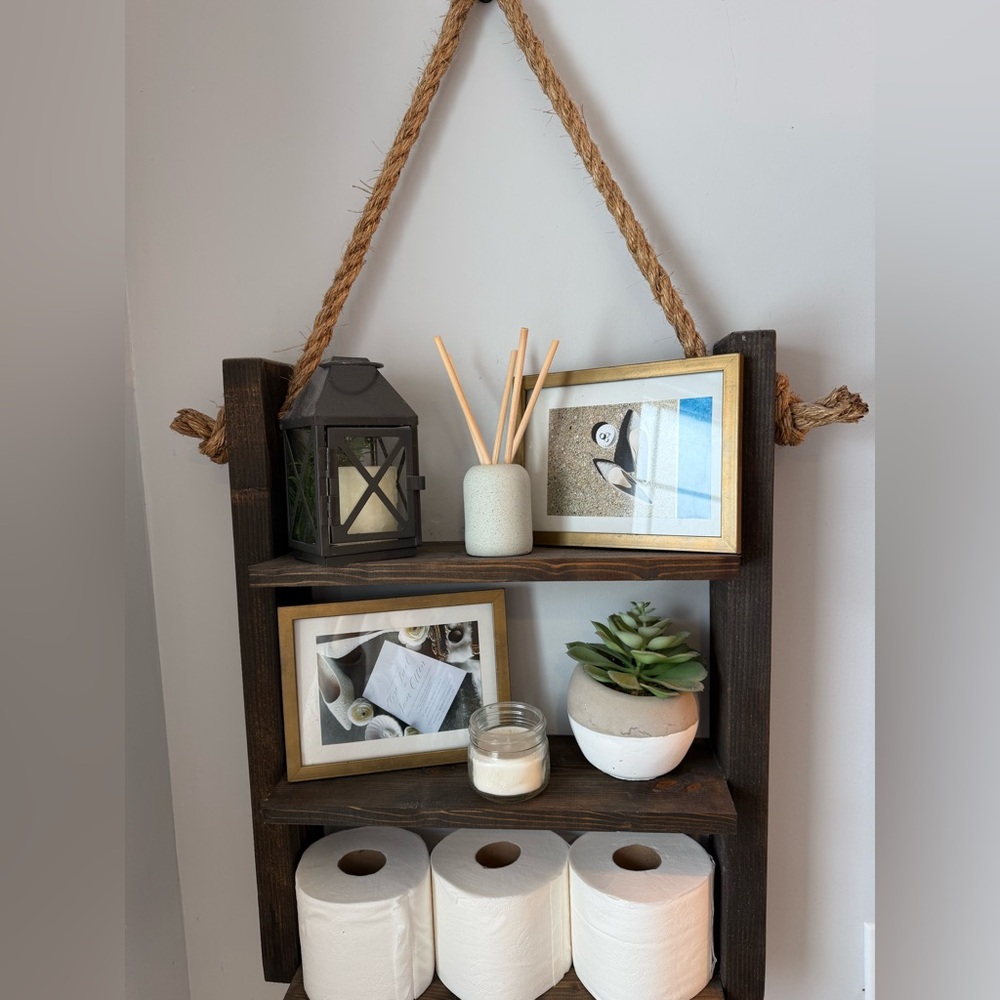 Bathroom shelving